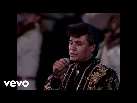 Juan Gabriel - Popurri: Me Nace Del Corazon/La Muerte Del Palomo/Me Nace Del Corazon