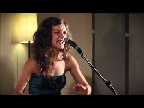 Natascha Rogers - Acoustic Session - Tambor de Cuba