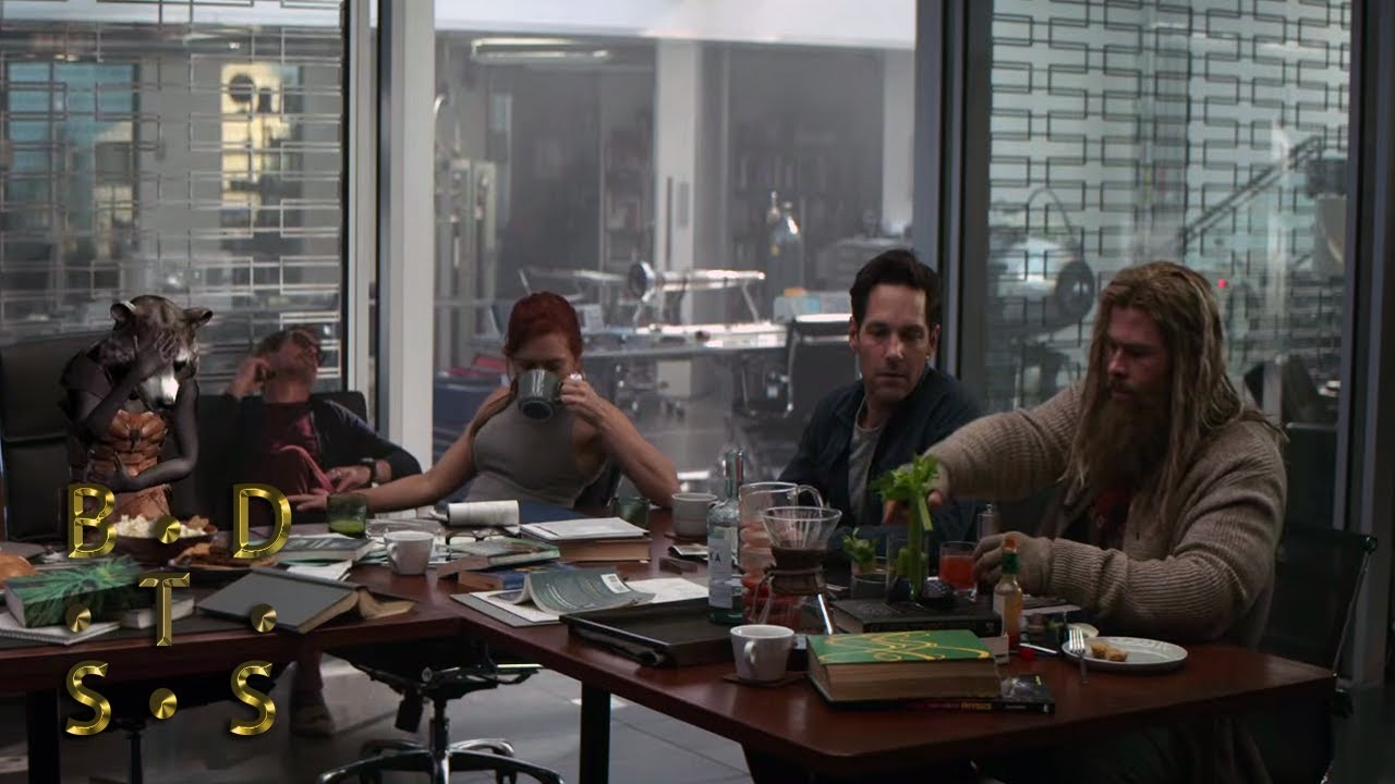 Thumbnail de vídeo do YouTube sobre o MCU