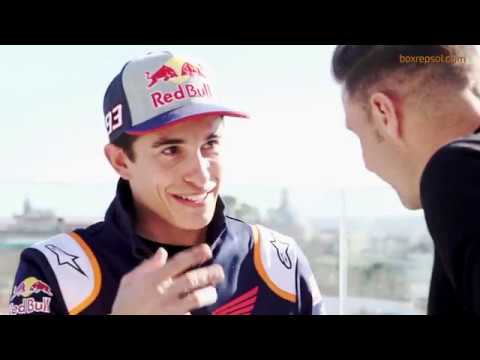 Marc Márquez le enseña su MotoGP a Joaquín