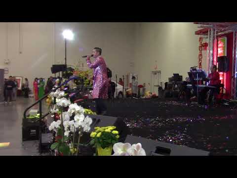 Và Tôi Cũng Yêu Em do ca sĩ Cardin trình diễn trong Hội Chợ Tết XUÂN HY VỌNG 2020