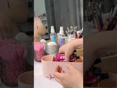 Organizer na kosmetyki z pokrywką w kolorze różowego złota