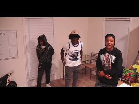 Dwee_oboyy- SKEET TOWN (Official music video) shot by yomo! #sexyred #poundtownremix LONG LIVE MIR💚