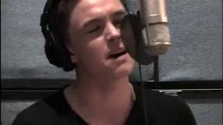 Jesse McCartney - LEAVIN&#39; - KISS FM Acoustic Version