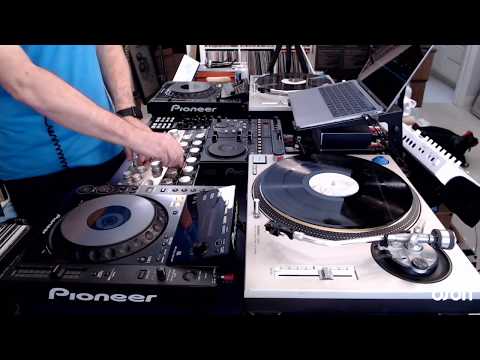 DSOH #691 LIVE from California - Lars Behrenroth in the mix - Deeper Shades Of House