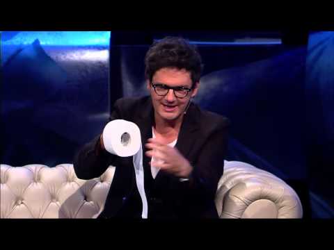 Jak wiesza papier toaletowy Aleksandra Hamkało i Karol Strasburger? Zobacz! [Kuba Wojewódzki]