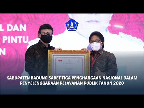 Bupati Giri Prasta Dinobatkan Sebagai Pembina Pelayanan Publik Terbaik