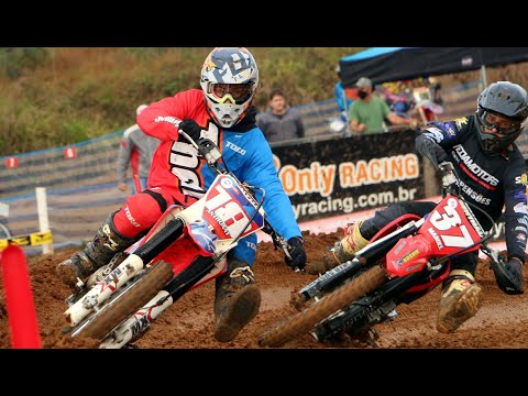 Disputa forte até a ultima volta na Corrida da Nacional 250cc no Velocross