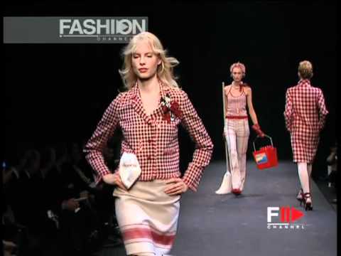 "Moschino Cheap & Chic" Autumn Winter 2001 2002 Milano 2 of 3 pret a porter by FashionChannel.mov