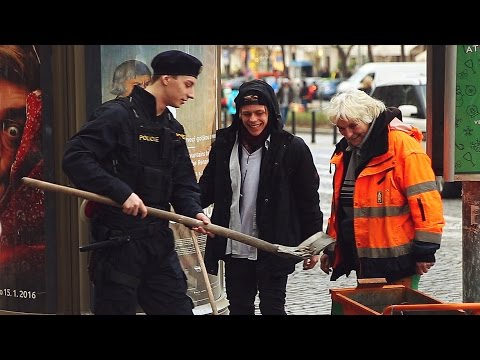 FAKE POLICEMAN PRANK! (Gone wrong)