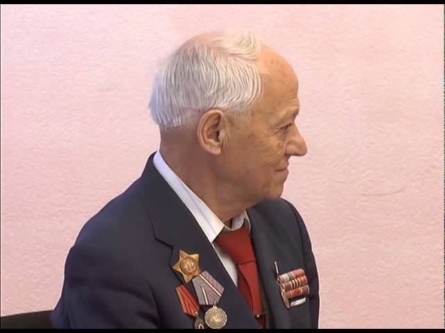 Главе – звезду, гостям часы