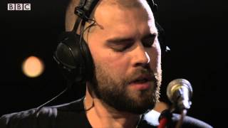 Josh Record - Walkaway (Live at Maida Vale)