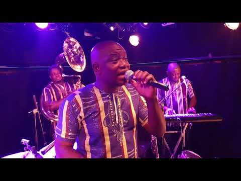 "Lily" de Pierre Perret interprété par la fanfare Eyo'nle