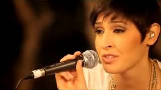 Hombres G   Temblando Con Ha Ash   en La playa 2011