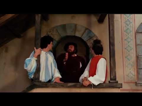 Vitellozzo (Carlo Monni): “Mi raccomando, in Chiesa le donne guardarle fisse”