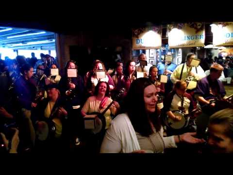 Duffy - Manayunk 2016 - Golden Slippers