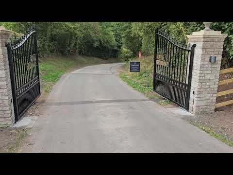 Metal swing gate
