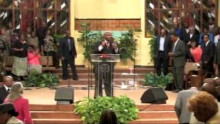 Supt. Weaver Praise Break at West Angeles COGIC