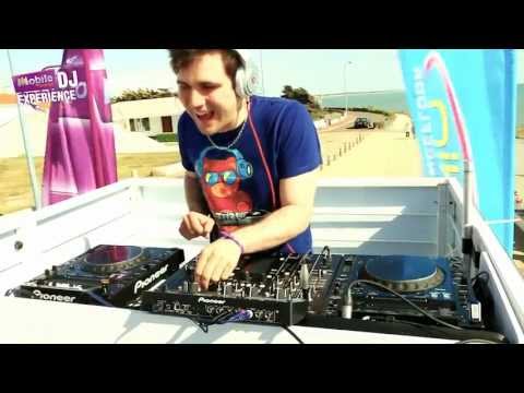 M6 MOBILE DJ EXPERIENCE : DJ Axel Paerel et son parrain DJ Adrien Toma à Bretignolles le 20/07