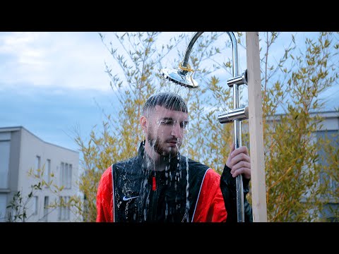 Video thumbnail for Sous la douche