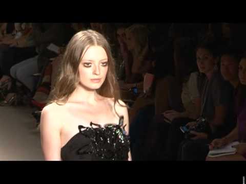 New York : Vivienne Tam- Women's Spring/Summer 2010 Ready to Wear Collection