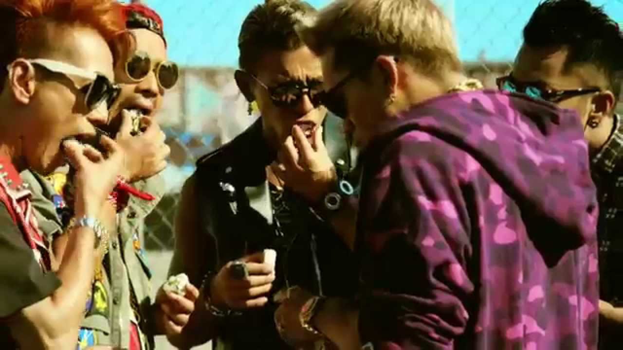 JUMP AROUND ∞ / DOBERMAN INFINITY