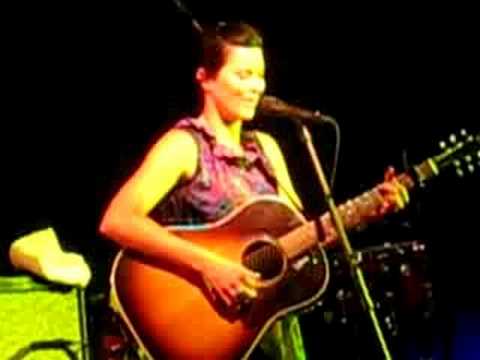 Tristan Prettyman commentary on "Simple as it Should Be"