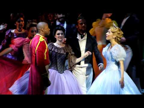 Rodgers + Hammerstein's Cinderella  - Ten Minutes Ago (Tiago Barbosa e Bianca Tadini)