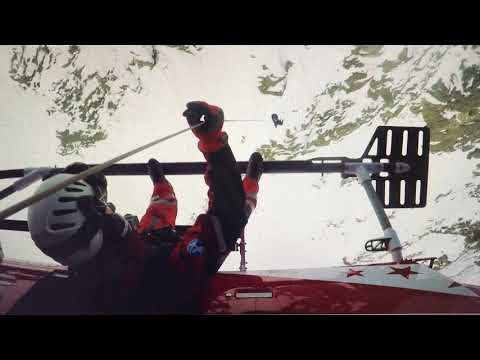 Rettung eines Bergsteigers durch die Air Zermatt vom Solvaybiwak