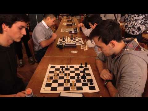 študenti 6.1.  Róbert Druska  - Matej Michálek  ½ :½