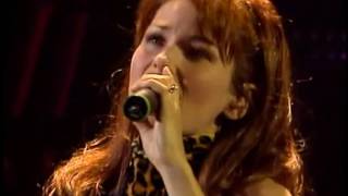 Shania Twain - You&#39;re Still The One &amp; Black Eyes, Blue Tears (Live In Paris)