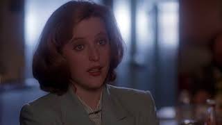 Scully et Mulder discutent de leur affaire et du second rendez-vous de Scully (VOST)