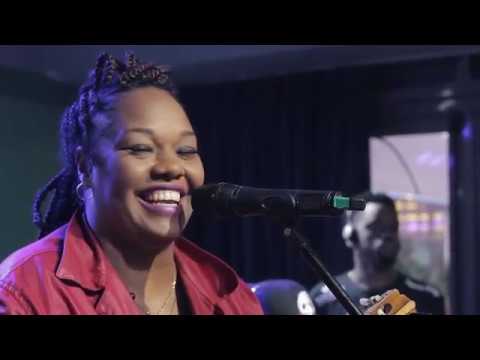 Gabby Moura No Bar do Zeca Pagodinho - Seja mais você e Brilho no Olhar