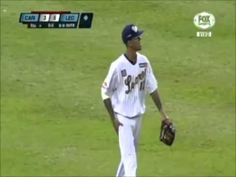 Gran jugada de Carlos Peñalver en el campocorto | Caribes-Leones | LVBP 2015-2016
