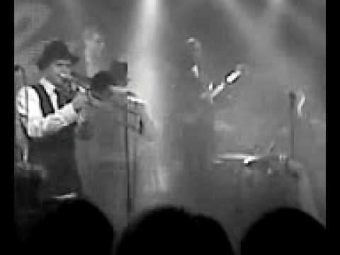 jan delay  - mercedes dance intro  / street gig hannover