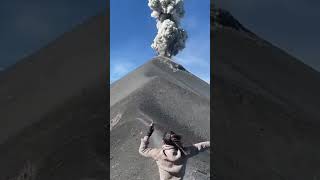 Download lagu Momen Pendaki Gunung Saat Terjadi Gunung Meletus #shorts #subscribe #viral mp3