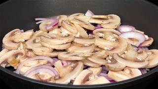 So braten Sie Pilze richtig! Rezept für Champignons mit Zwiebeln in der Pfanne