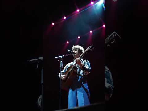 ‘Da primeira vez’ com Calum no palco vai reverberar no coração por muito tempo ❤️