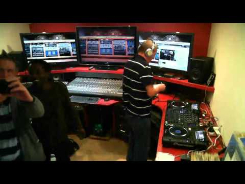M BLAIZE and PETE LEWIS live from Biscuit Studio - DJ SET House / Tech - Oct 2013