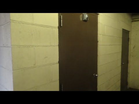 Dover Oildraulic in downtown Butler: Poorly maintained, EPIC motor!