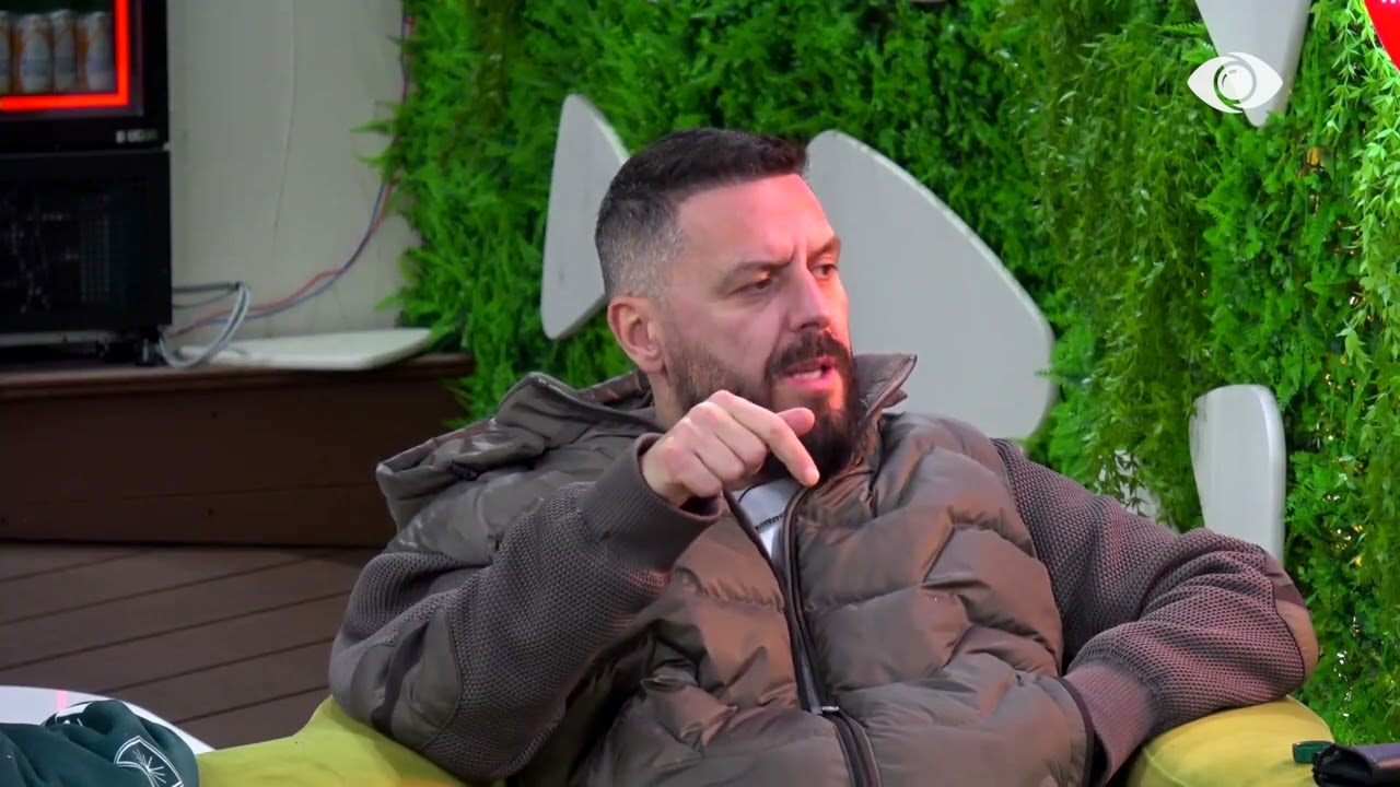 Edhe shkollën si trajner personal e ka të blerë/ Rogerti-Mirit për Mateon: Blozë!