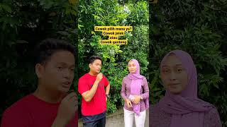 Download lagu Which girl should you choose? Ugly guy or handsome guy #shorts mp3