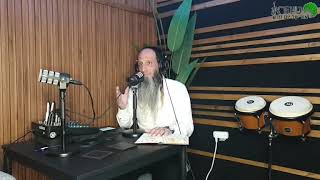 מדברים מרבי נחמן מברסלב   עונג הנחל   ויצא   הכל שלחים למקום (הרב מאור קריו) - התמונה מוצגת ישירות מתוך אתר האינטרנט יוטיוב. זכויות היוצרים בתמונה שייכות ליוצרה. קישור קרדיט למקור התוכן נמצא בתוך דף הסרטון