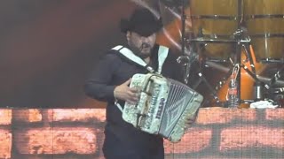 Grupo Pesado - Abrazado De Un Poste (En Vivo)