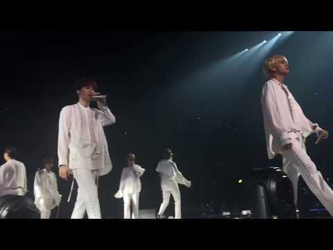 180928 BTS LOVE YOURSELF TOUR IN NEWARK (eye contact compilation)