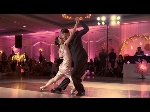 Fausto Carpino and Stephanie Fesneau performing to "Cuatro Palabras" at the 2025 SCTC