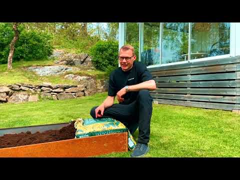 Odla hemma i en odlingskrage. Se våra rostiga pallkragar 80x120cm. Perfekt för salladsodling.