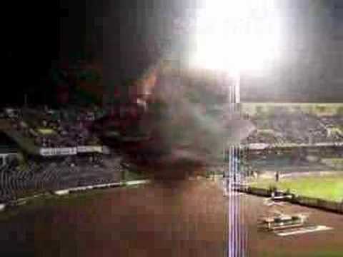 "LOS LILAS FRENTE A LAS LONGAS!!" Barra: Los Lilas &bull; Club: Club Deportes Concepción