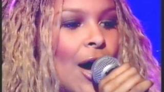 Samantha Mumba - Baby Come On Over (unplugged)Who&#39;s the guitarist.avi