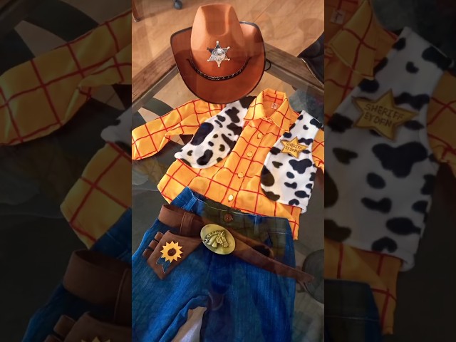 Vídeo relacionado con Disney Toy Story Woody Costume Camiseta de Mujer, Blanco, M